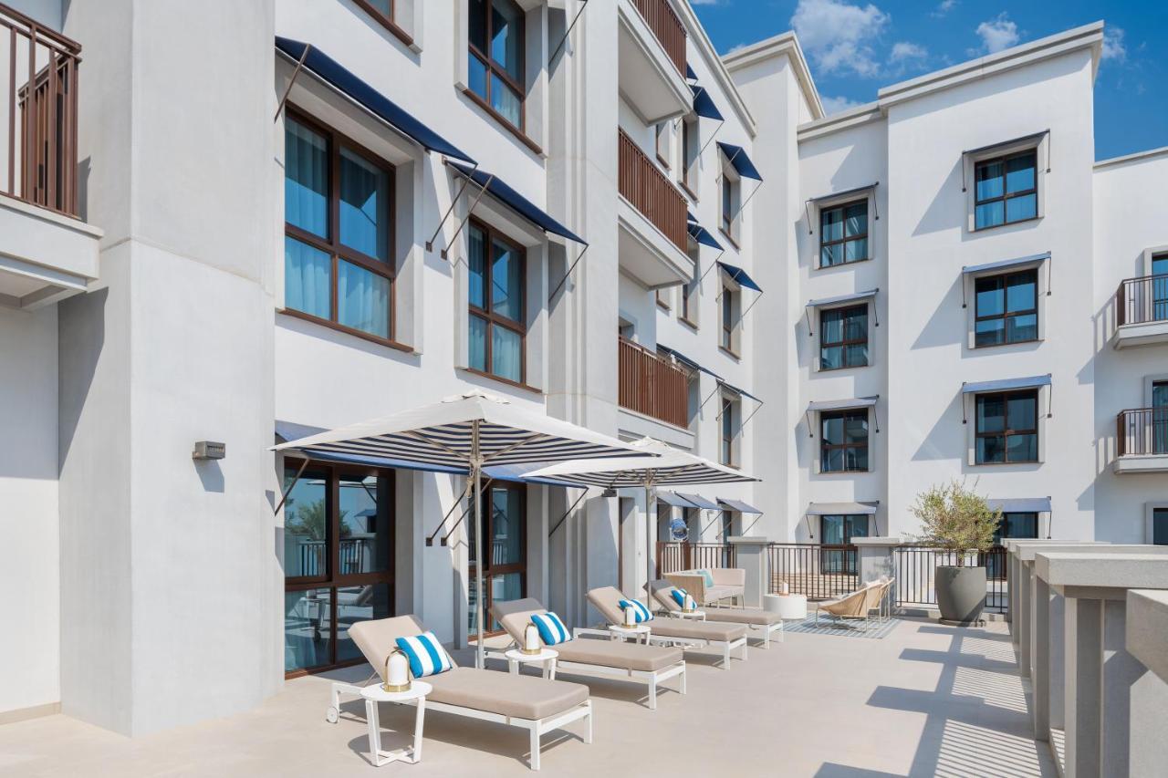 Vida Beach Resort Umm Al Quwain ภายนอก รูปภาพ The Hotel's pool deck