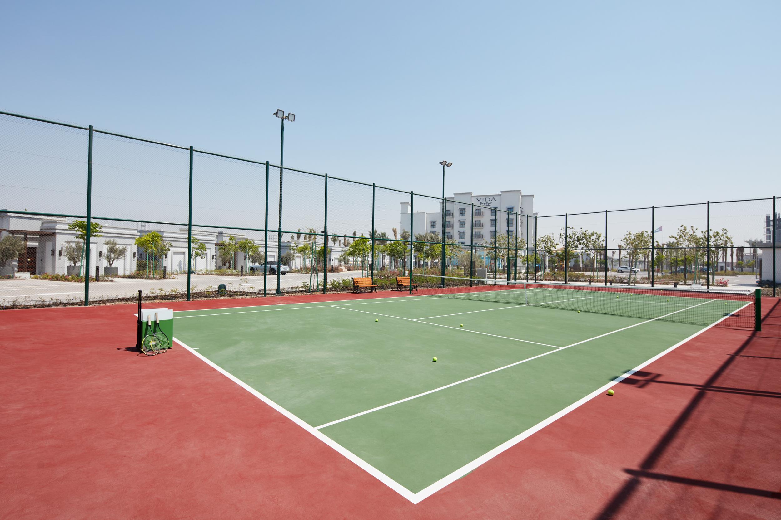 Vida Beach Resort Umm Al Quwain ภายนอก รูปภาพ Tennis court